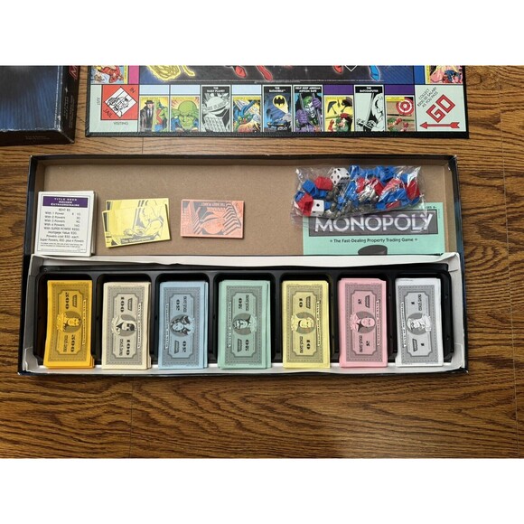 The Justice League of America MONOPOLY COLLECTOR'S EDITION Board Game - COMPLETE - Picture 12 of 13